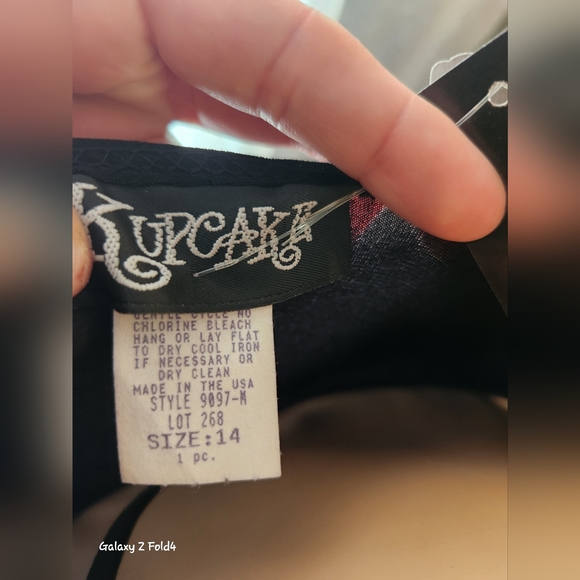 Formal dress - Picture 3 of 4